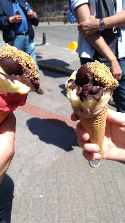 Meşhur Dondurmacı Ali Usta